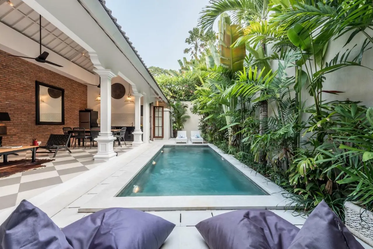Central 3 Bedroom Villa Close To Seminyak Beach