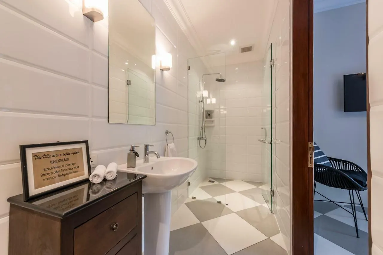 Central 3 Bedroom Villa Close To Seminyak Beach Indonesia